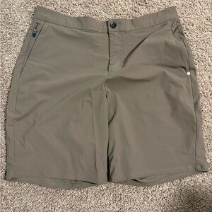 Vuori Mens aim shorts